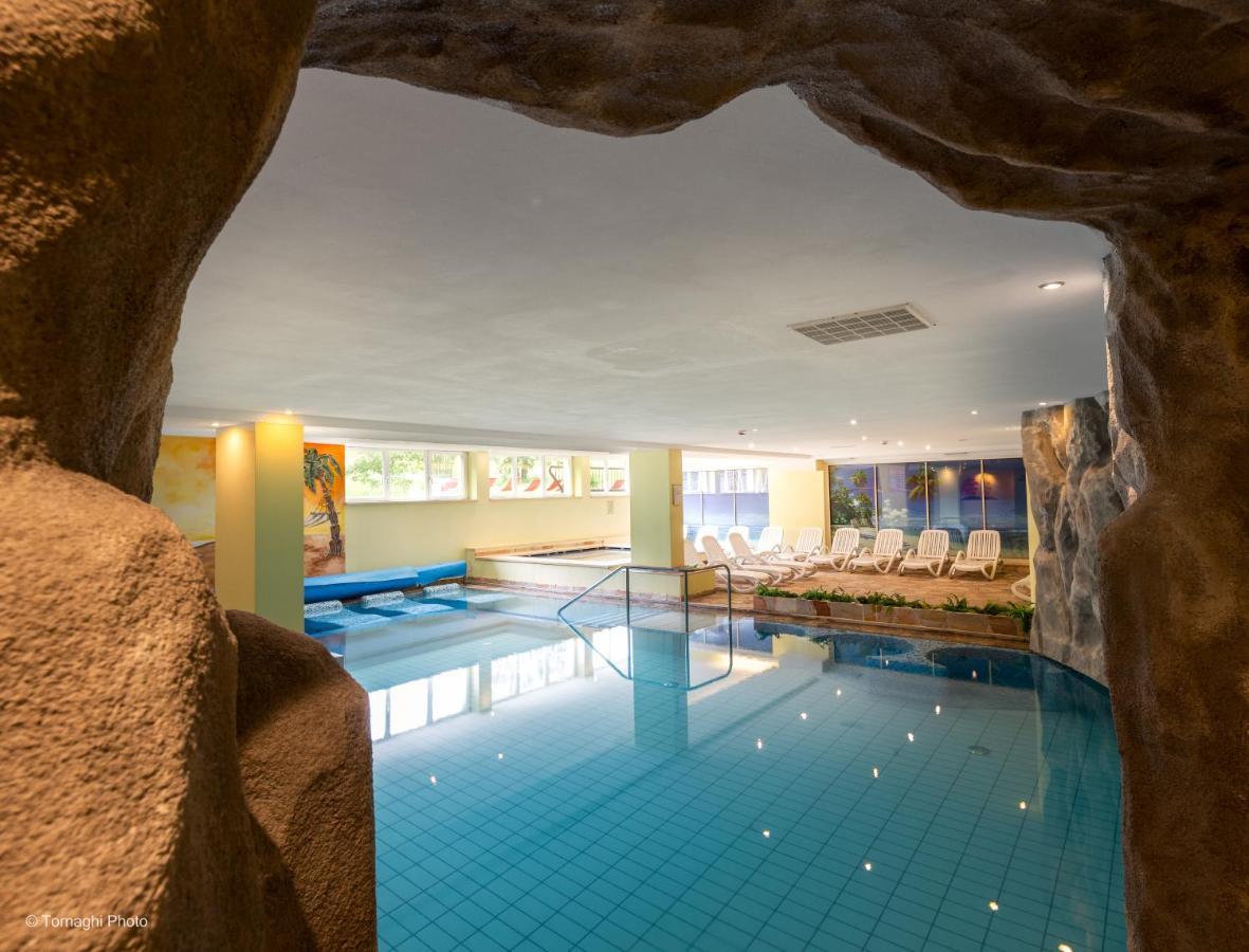 Hotel Alpen Andalo Esterno foto