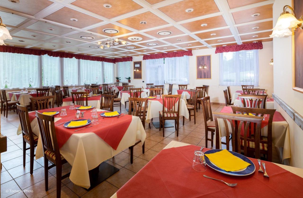 Hotel Alpen Andalo Esterno foto