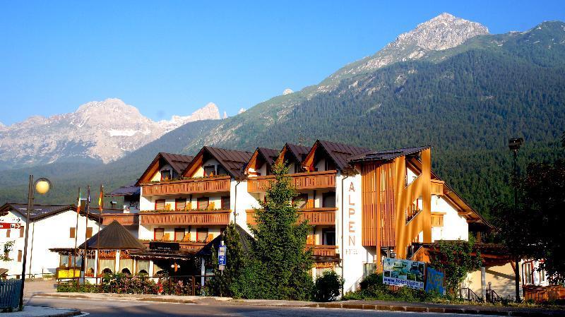 Hotel Alpen Andalo Esterno foto