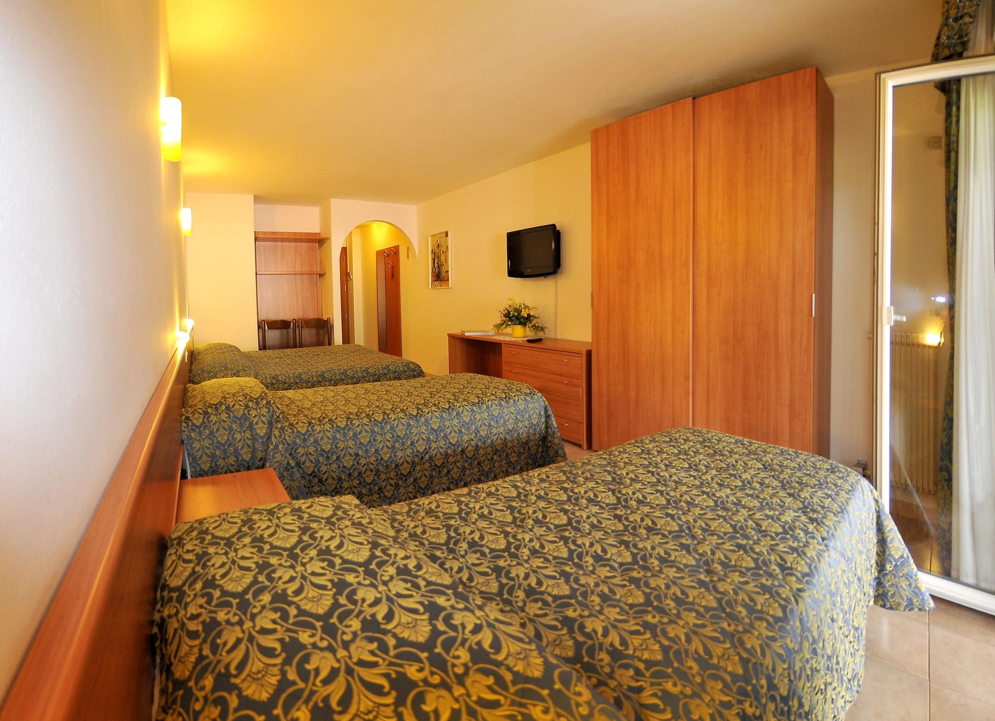 Hotel Alpen Andalo Esterno foto