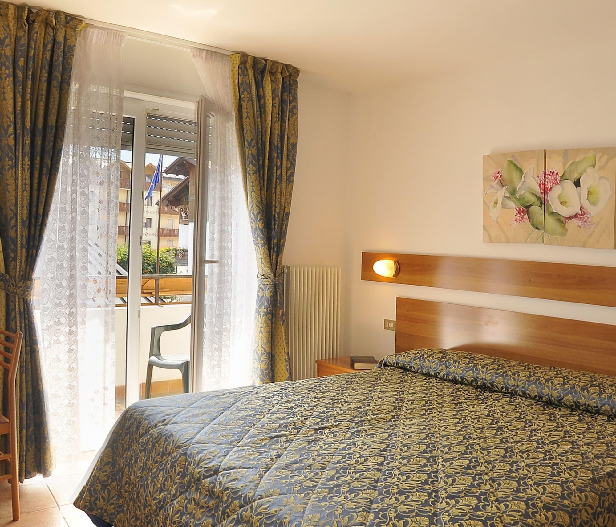 Hotel Alpen Andalo Esterno foto