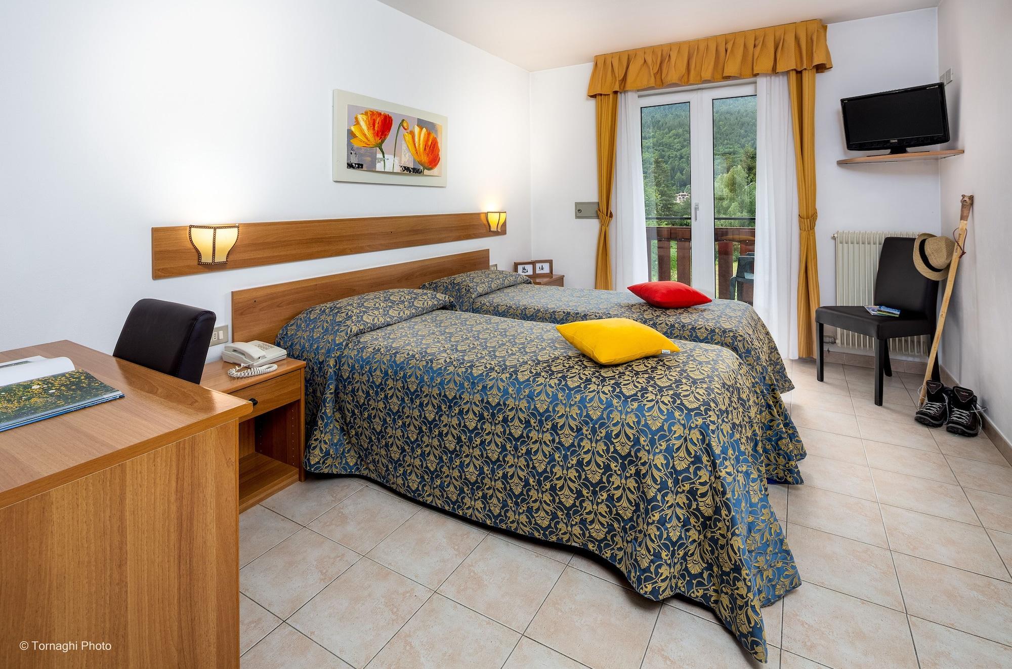 Hotel Alpen Andalo Esterno foto