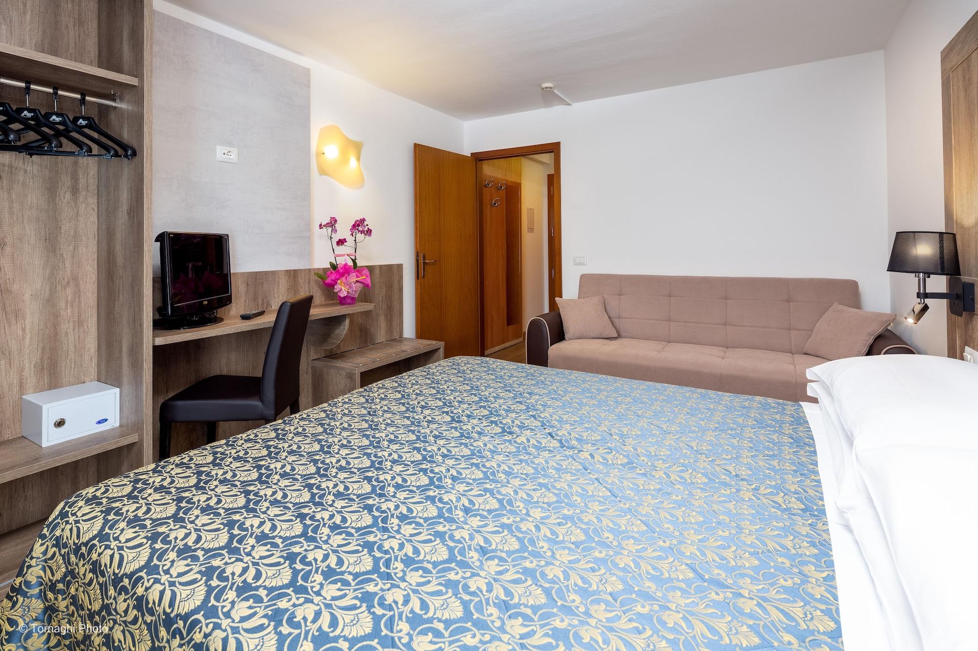 Hotel Alpen Andalo Esterno foto