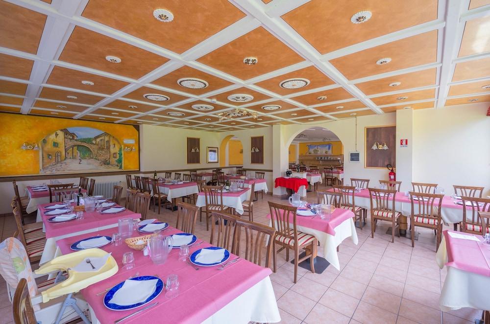 Hotel Alpen Andalo Esterno foto